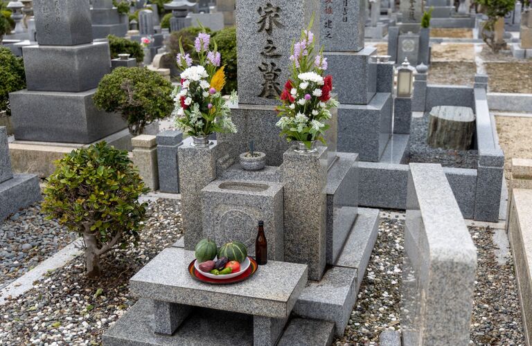 墓石メンテナンスならお任せください | 四日市市の墓石クリーニングなら丁寧で柔軟なだいえんサービス